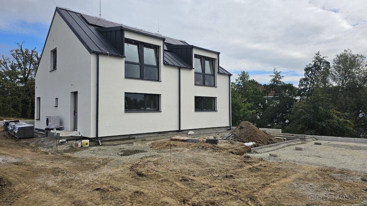 Rodinný DVOJDOM - 9