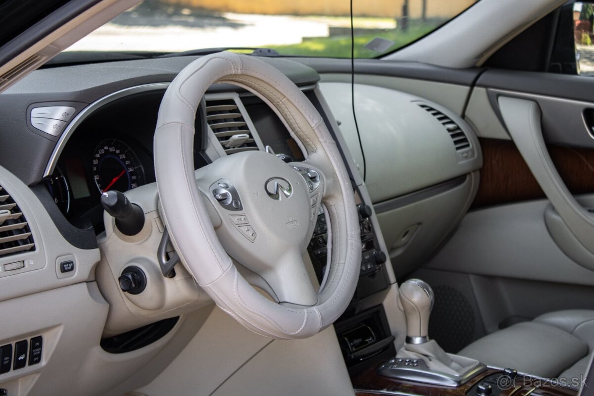 Infiniti FX 3.0d S 175kw, AT/7 - 9