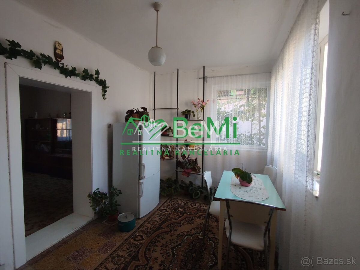 016-12-PAMAa Starší dom v obci Lukáčovce s veľkým pozemkom - 9