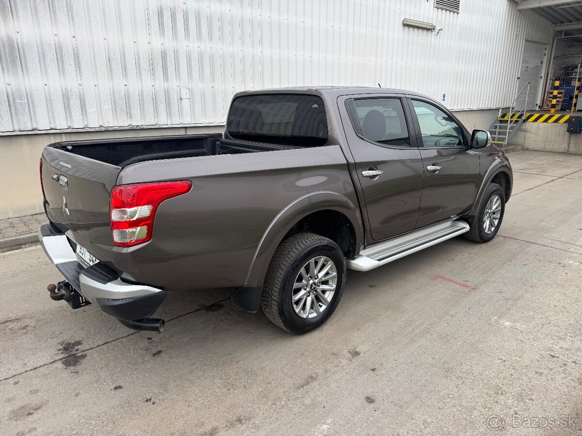 Mitsubishi L200 2.4 DI-D 133kw 4x4 DoubleCap AUTOMAT - 9