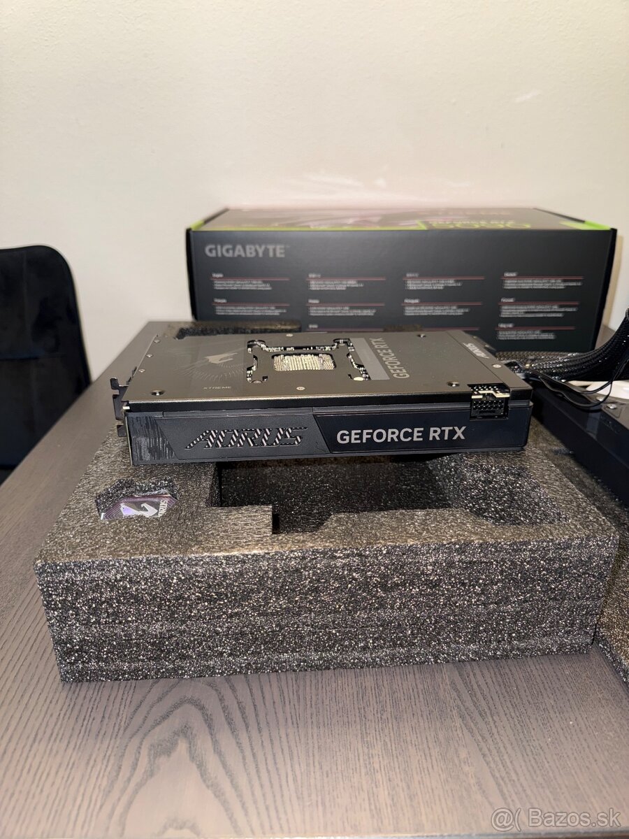GIGABYTE AORUS GeForce RTX 5090 XTREME WATERFORCE/32GB - 9