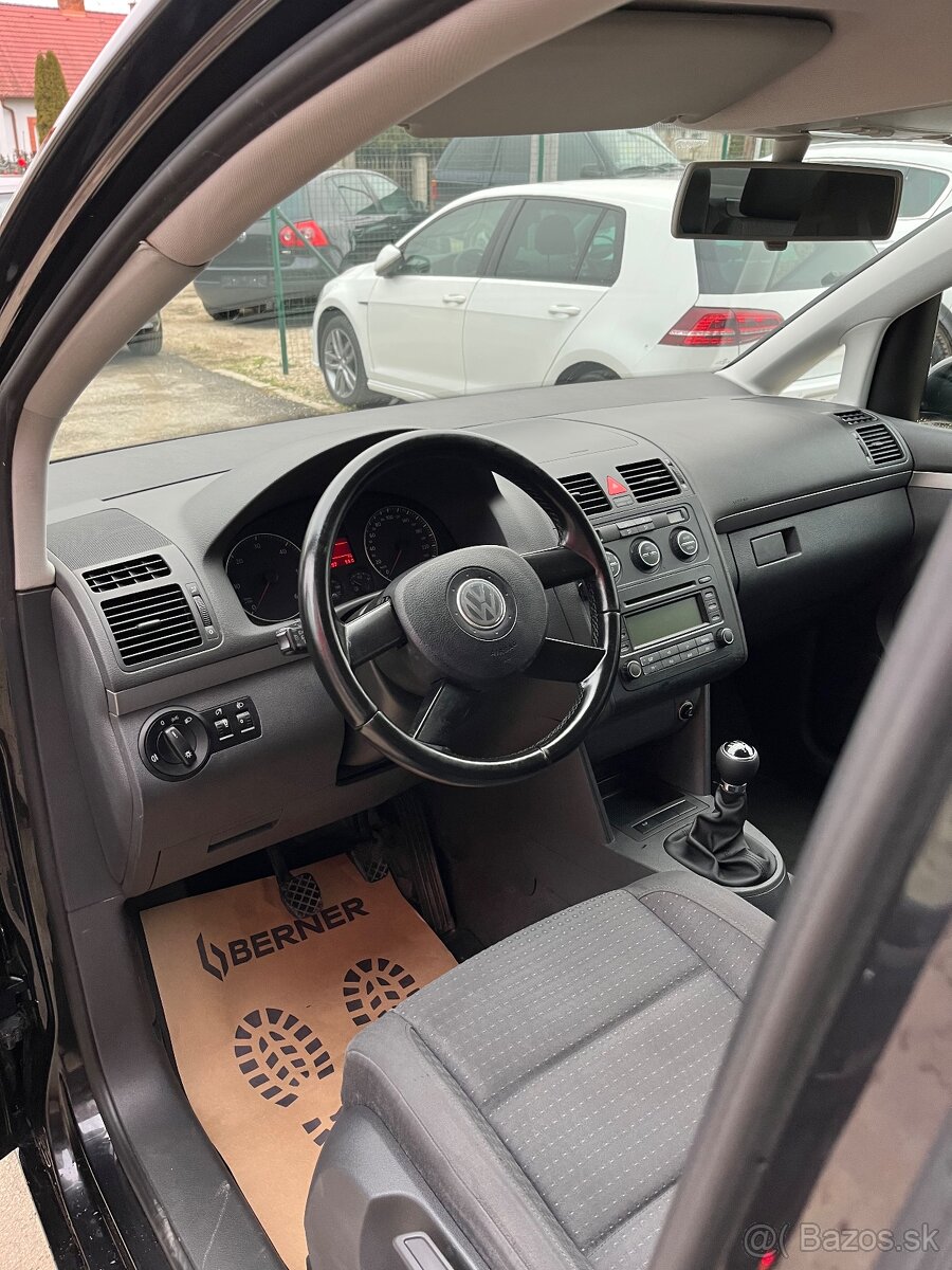 Volkswagen Touran 1.9 TDI TrendLine = 77kW BKC, 7 Miest = - 9