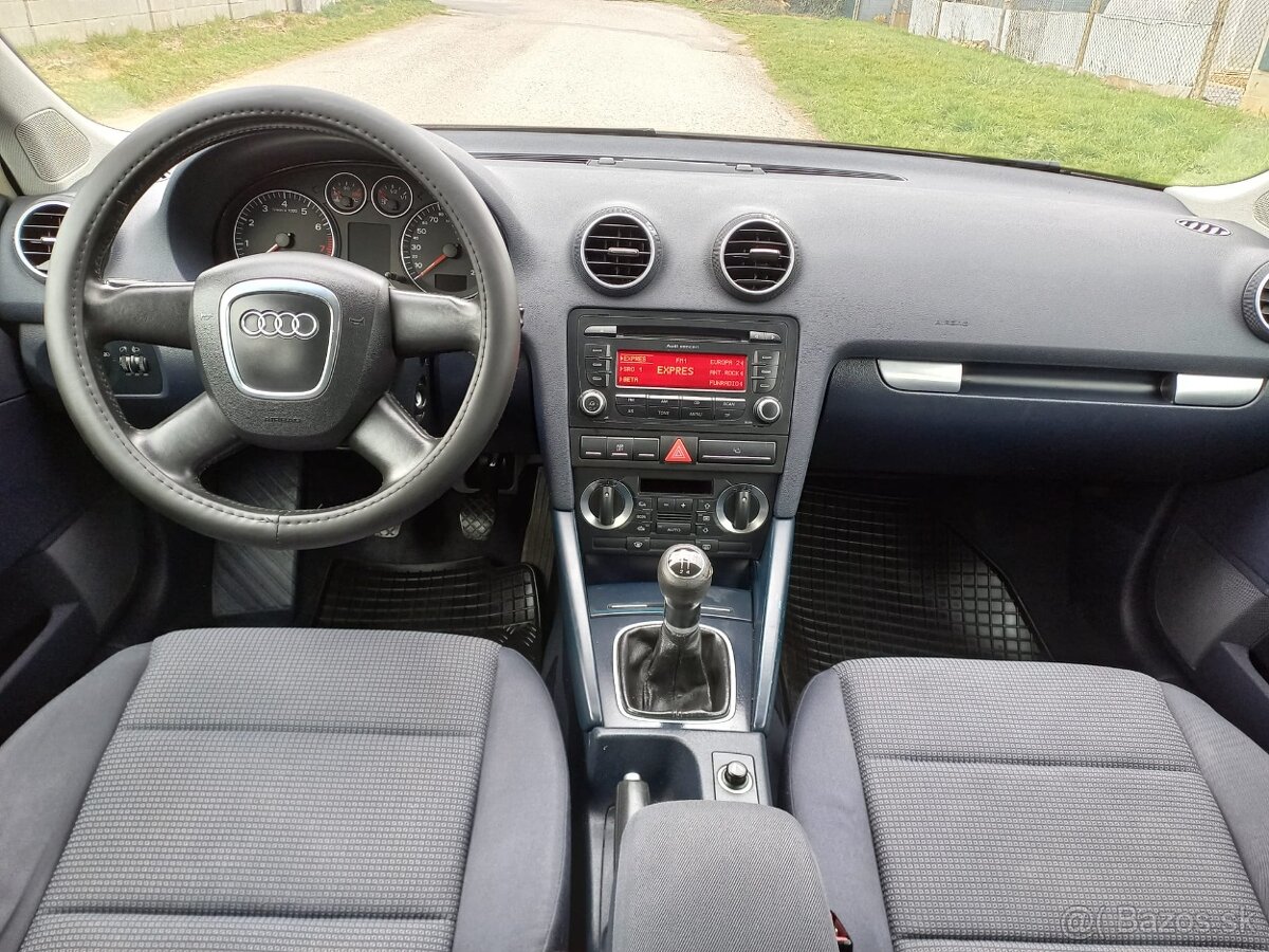 Audi A3 Sportback 1.6 i,75Kw(105Ps) COMFORT - 9