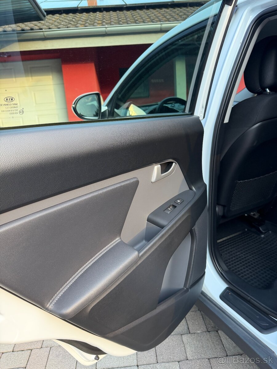 KIA Sportage 2.0 CRDi 4x4 - 9