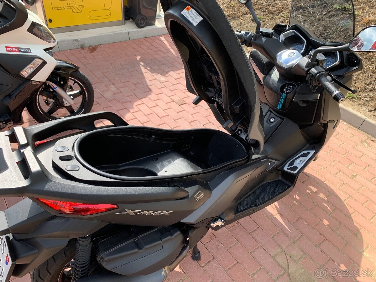 Yamaha Xmax 400 Momo Design - 9