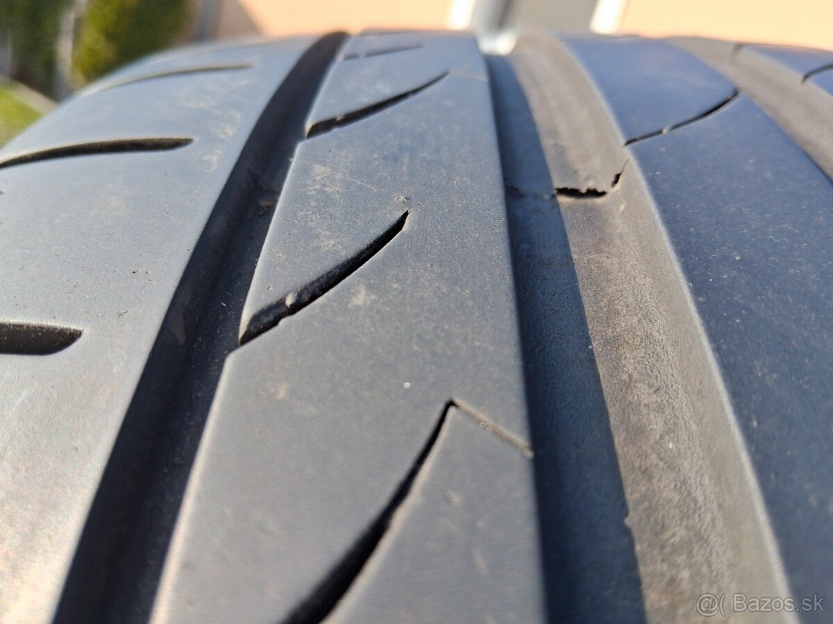 235/40 r19 letne pneumatiky - 9