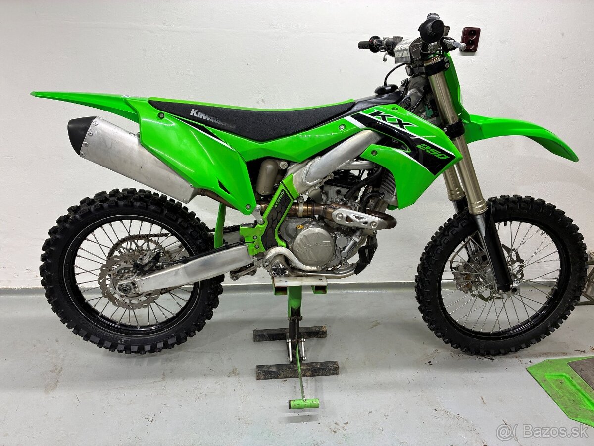 Kawasaki KX 250 F - 9