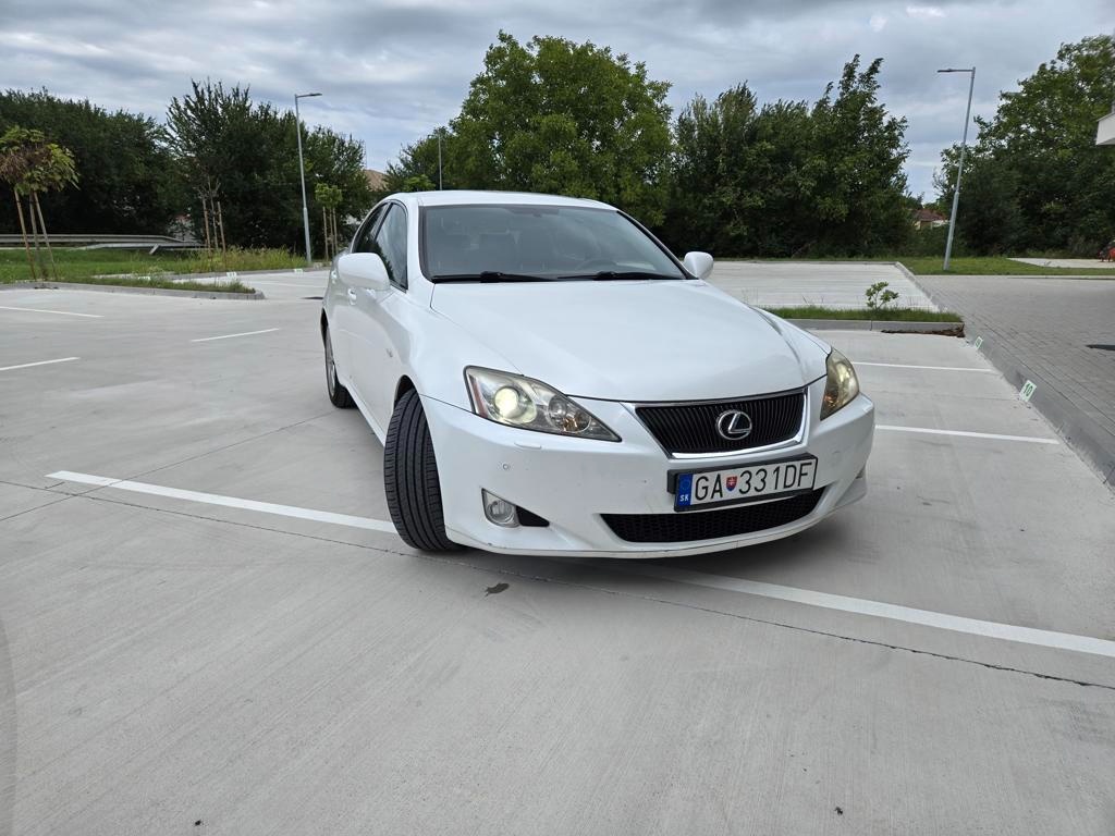 Lexus IS250 A/T - 9
