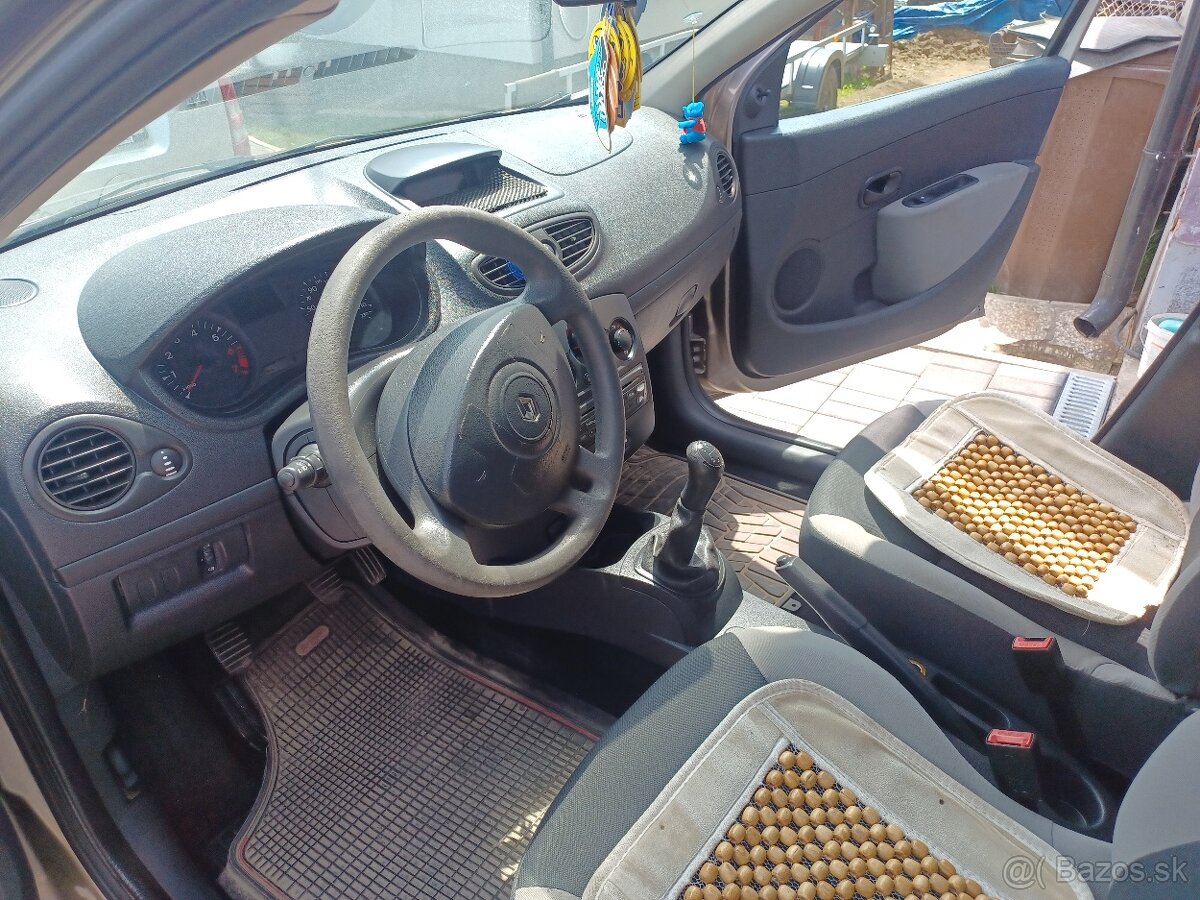 Renault Clio - 9