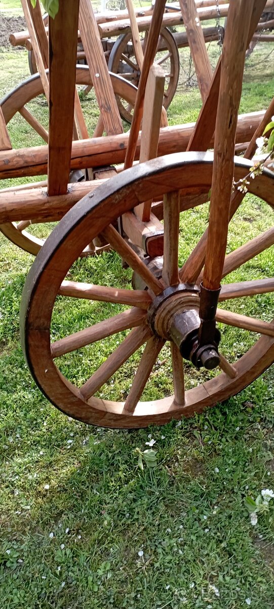 Starý drevený konský voz - rebriňak - 9