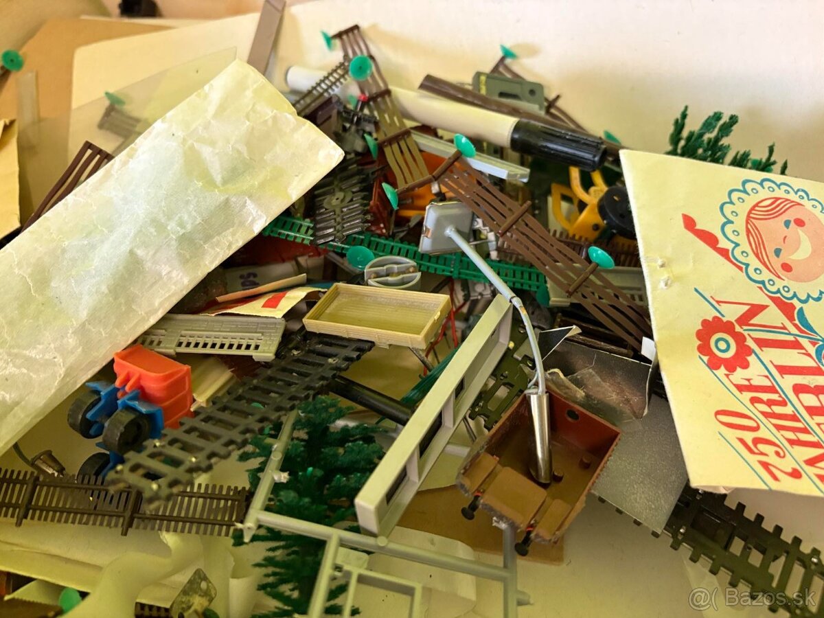 Vláčiky TT - budovy, stromy, príslušenstvo - 9