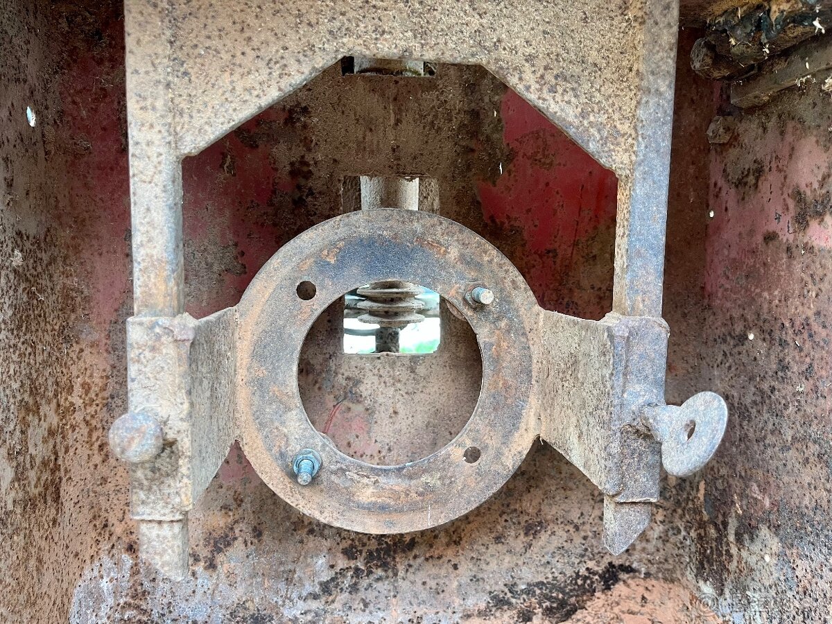 Cirkulár / píla + fréza na drevo - 9