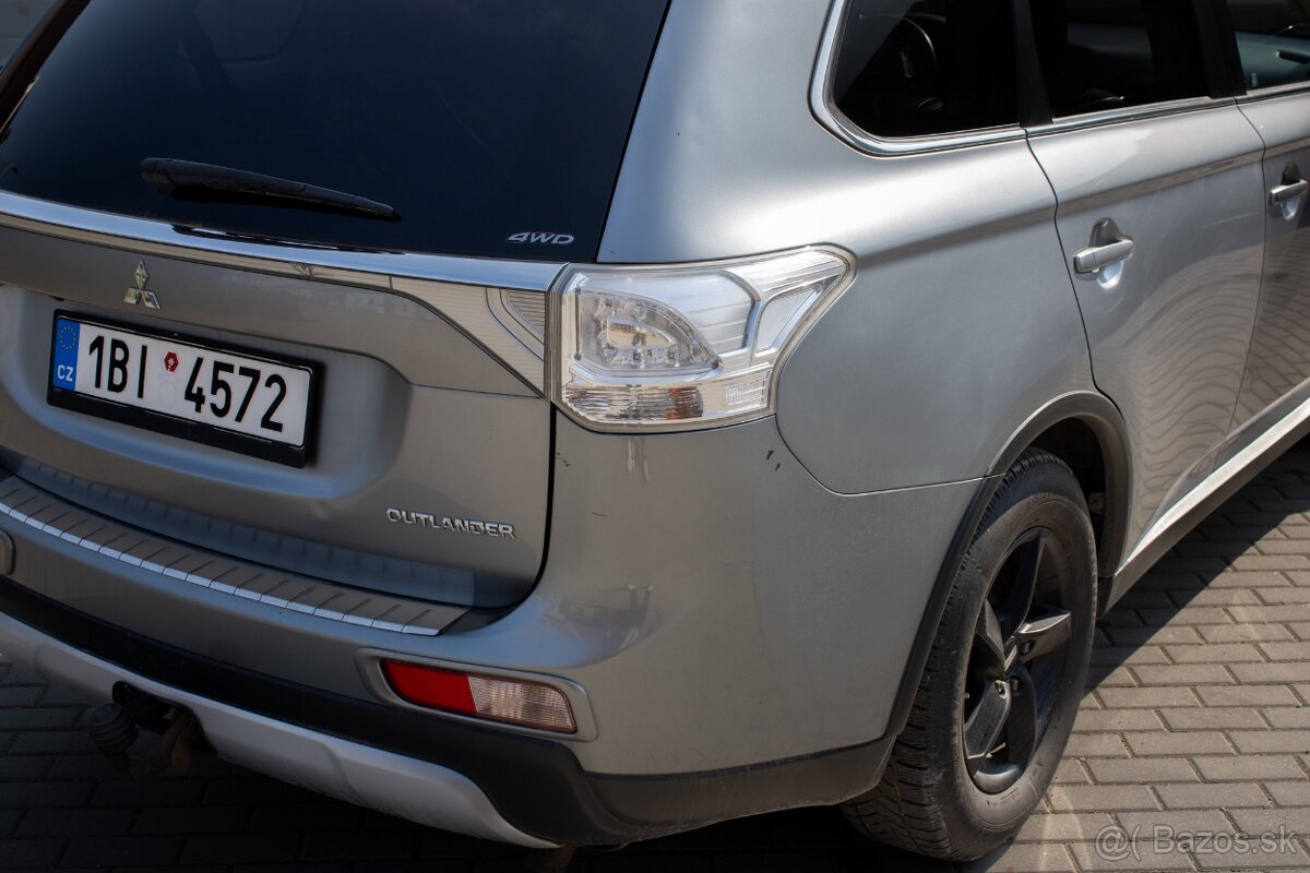 Mitsubishi Outlander 2.2 DI-D 2015 - 9