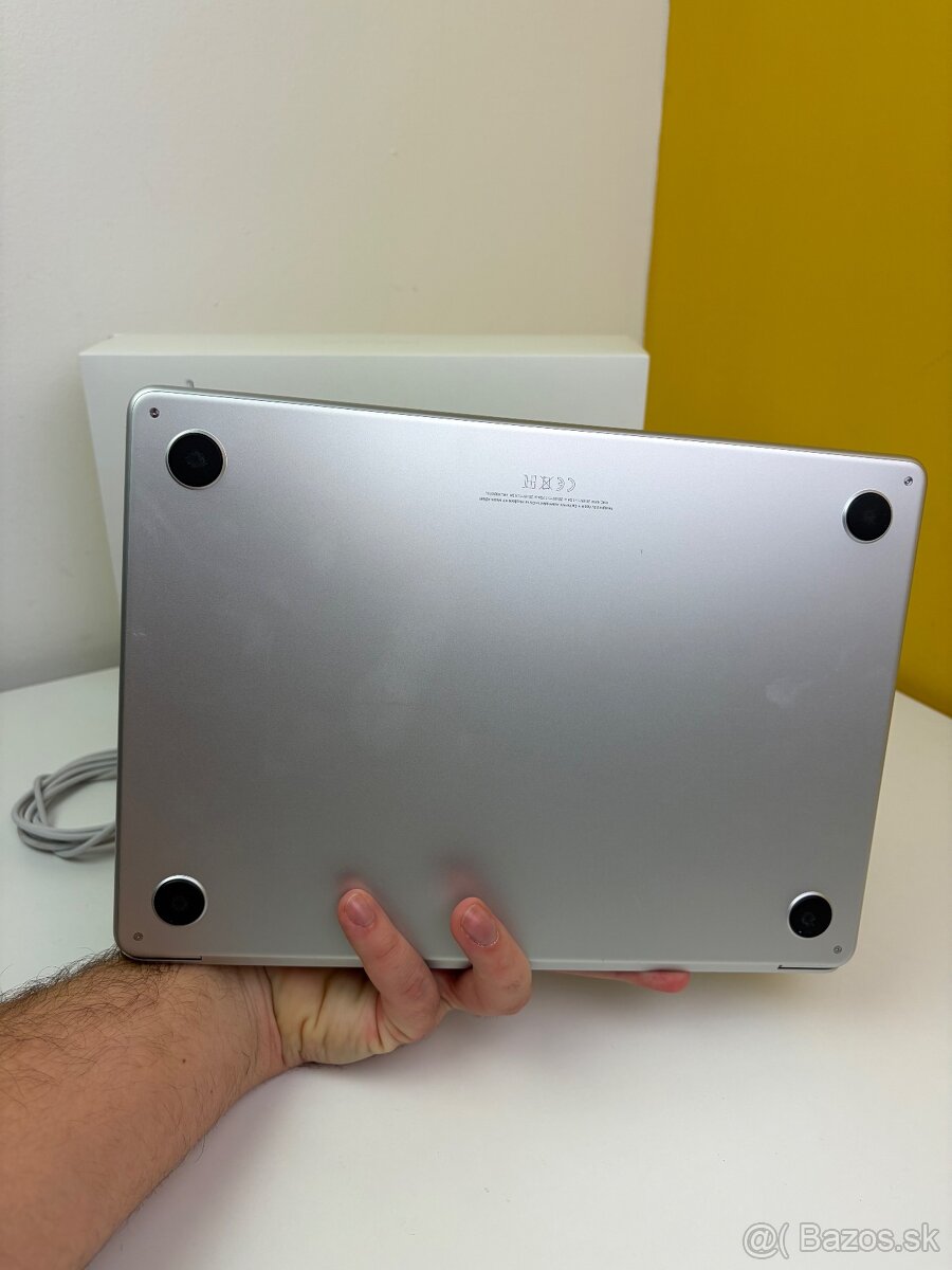 Predam vymenim Macbook Air M2 13,6” 256GB Silver - 9
