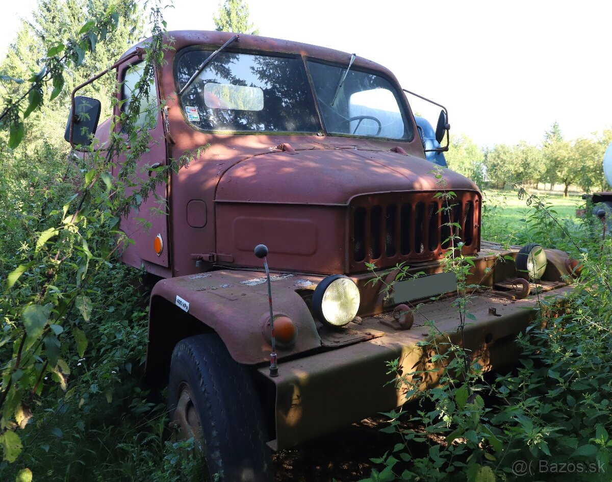 PRAGA V3S 6x6 fekal - 9