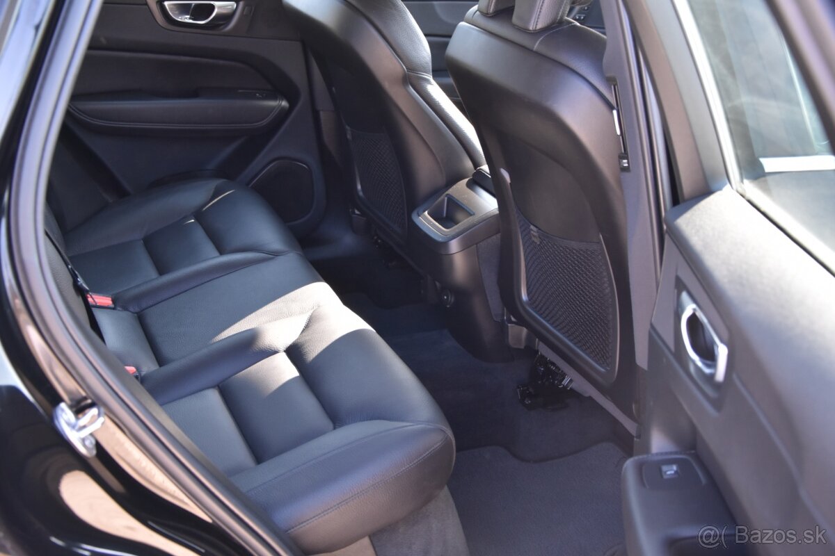 Volvo XC60 2.0 B4 mHEV Momentum A/T - 9