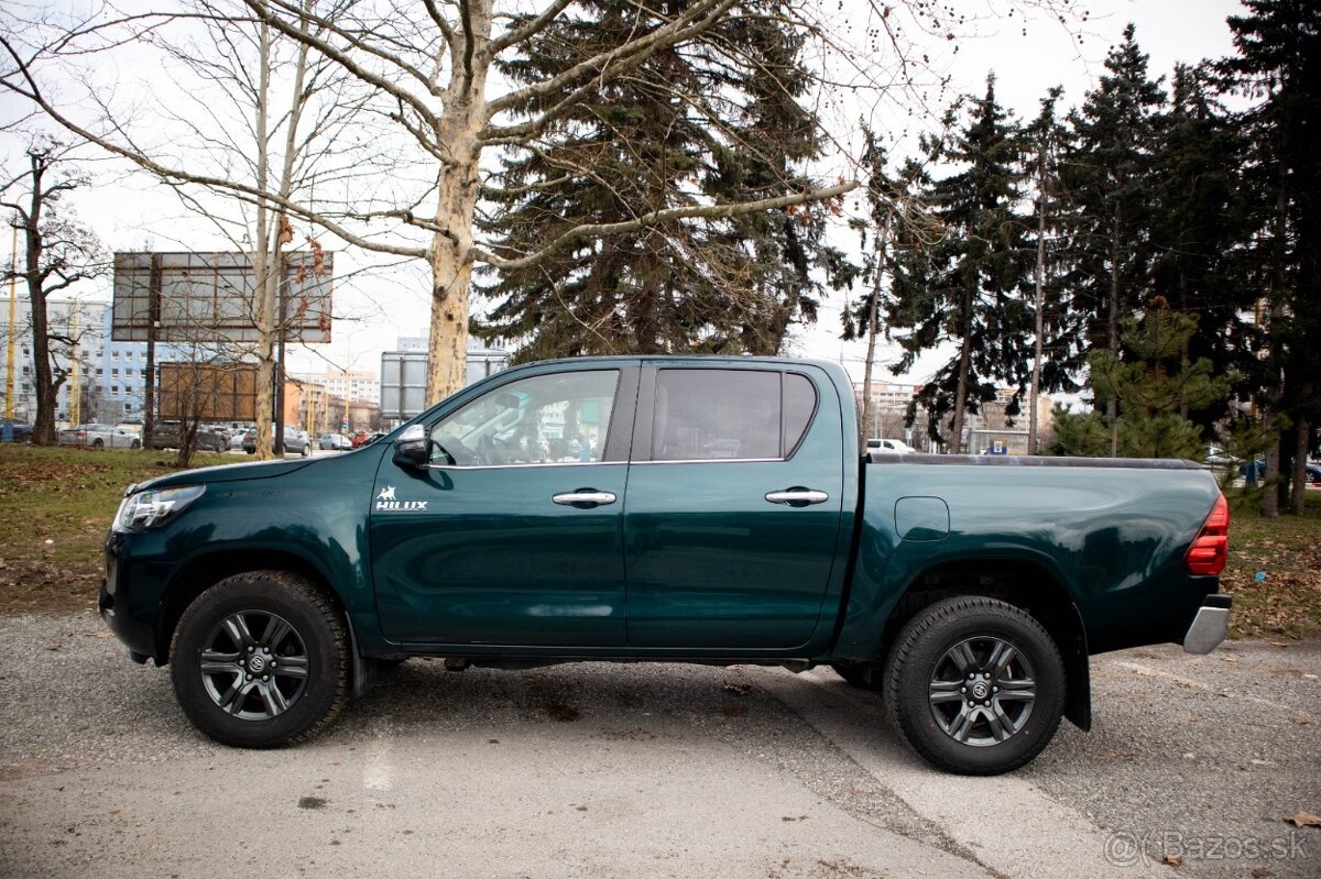 Toyota Hilux 2.4 D-4D - 9