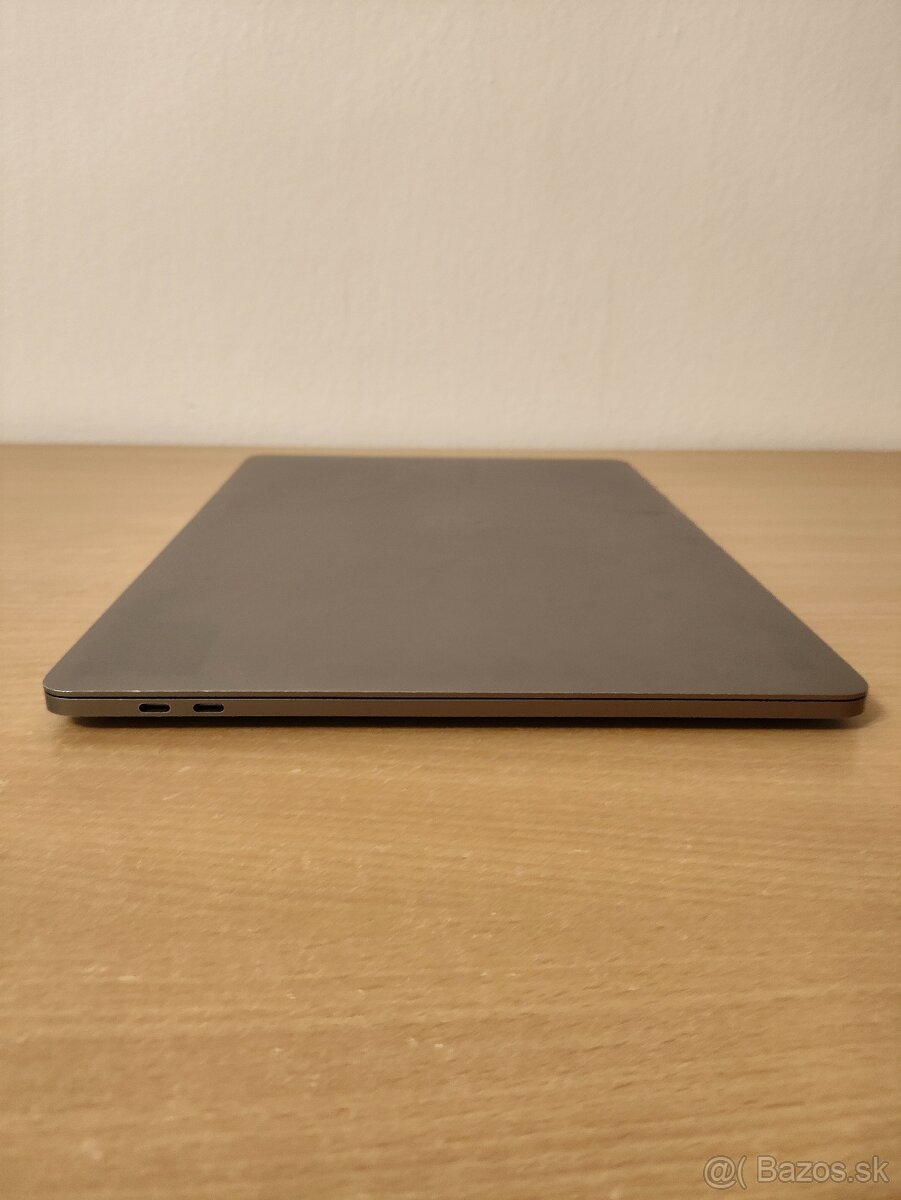 MacBook Pro 15 2018 | Core i7 • 16GB RAM • SSD - 9