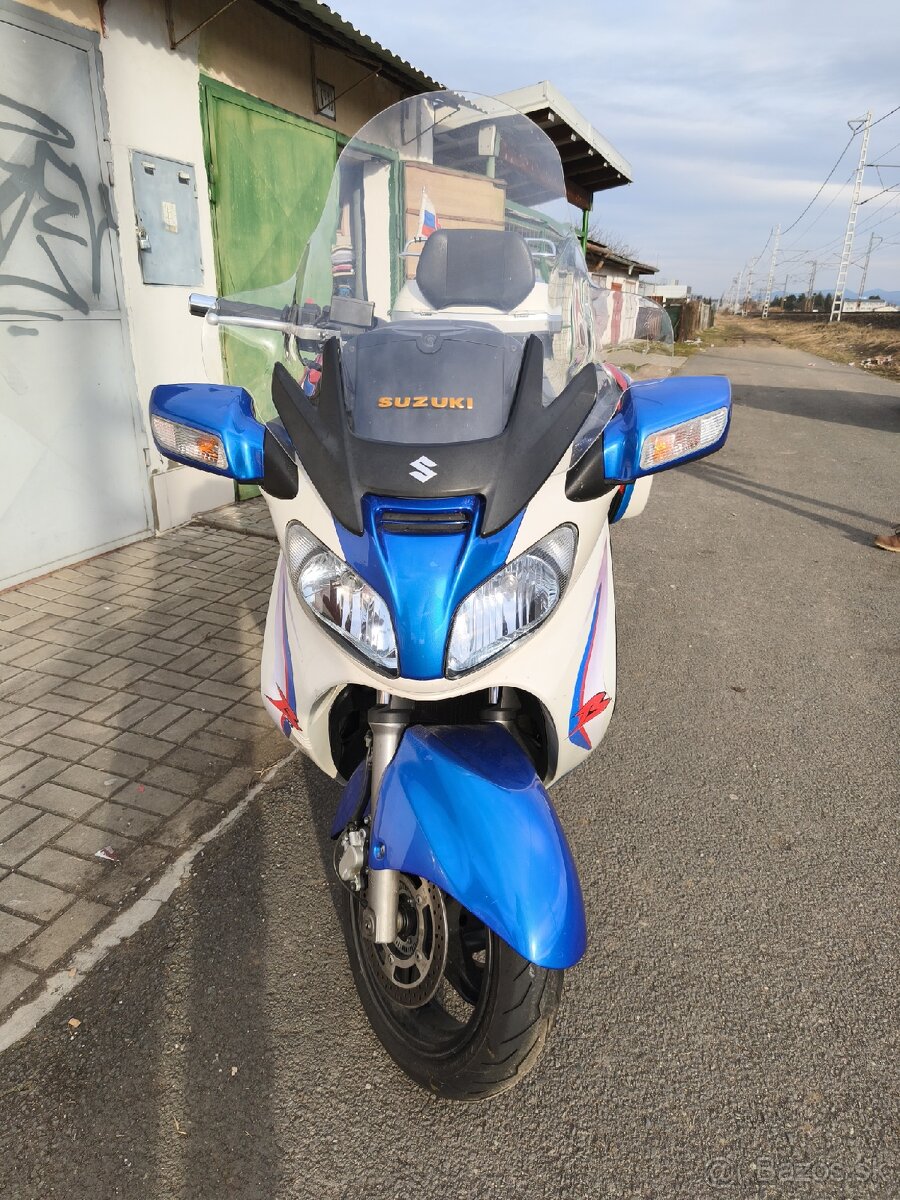 Suzuki Burgman 650 - 9