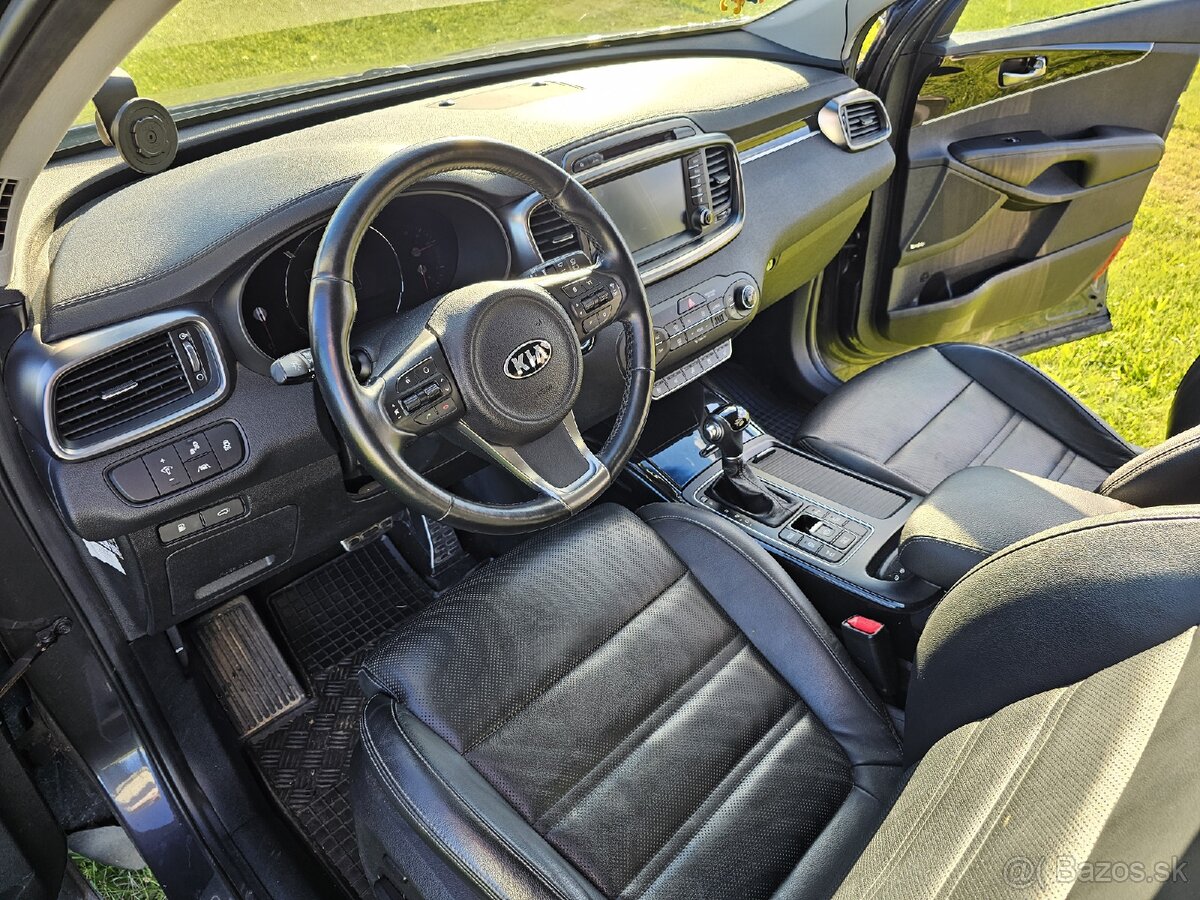 Kia Sorento 2016 2,2CRDI 4x4 šedá tm.metalíza, AUTOMAT - 9