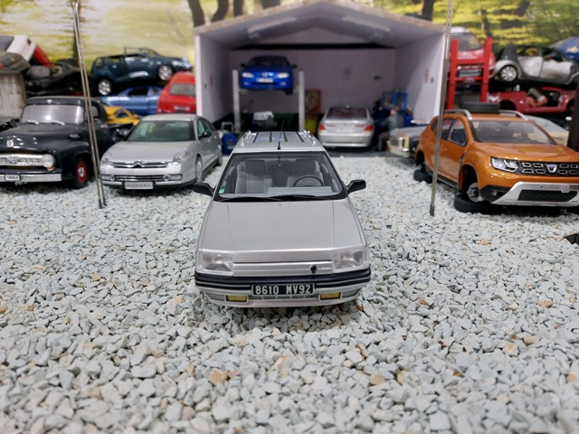model auta Renault 21 Nevada 1988 Otto mobile 1:18 - 9