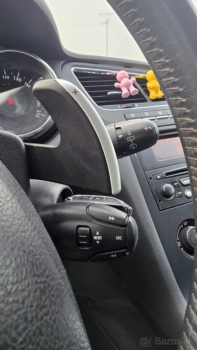 Peugeot 5008 1,6 hdi - 9