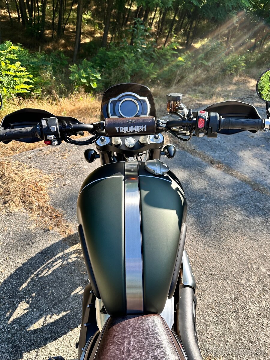 Triumph Scrambler 1200 - 9