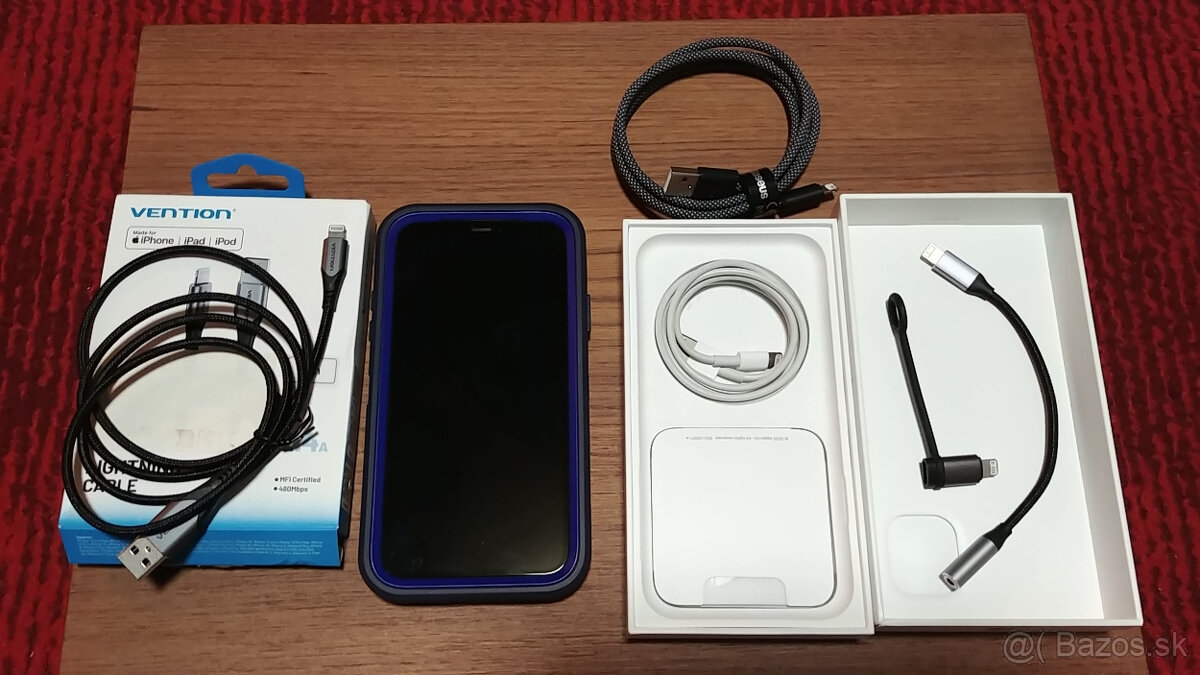 Predám repasovaný iPhone 11 white - 128gb - 9