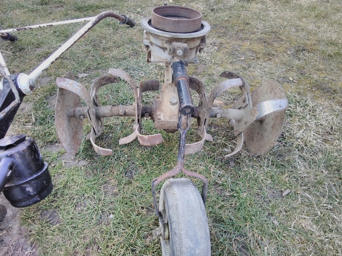Predám starý rotavátor za šrotovú cenu. - 9