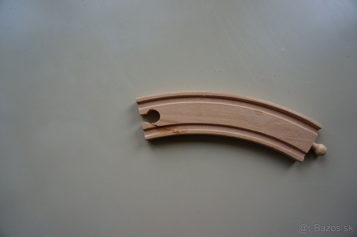 Drevená železnica s vláčikmi - 9