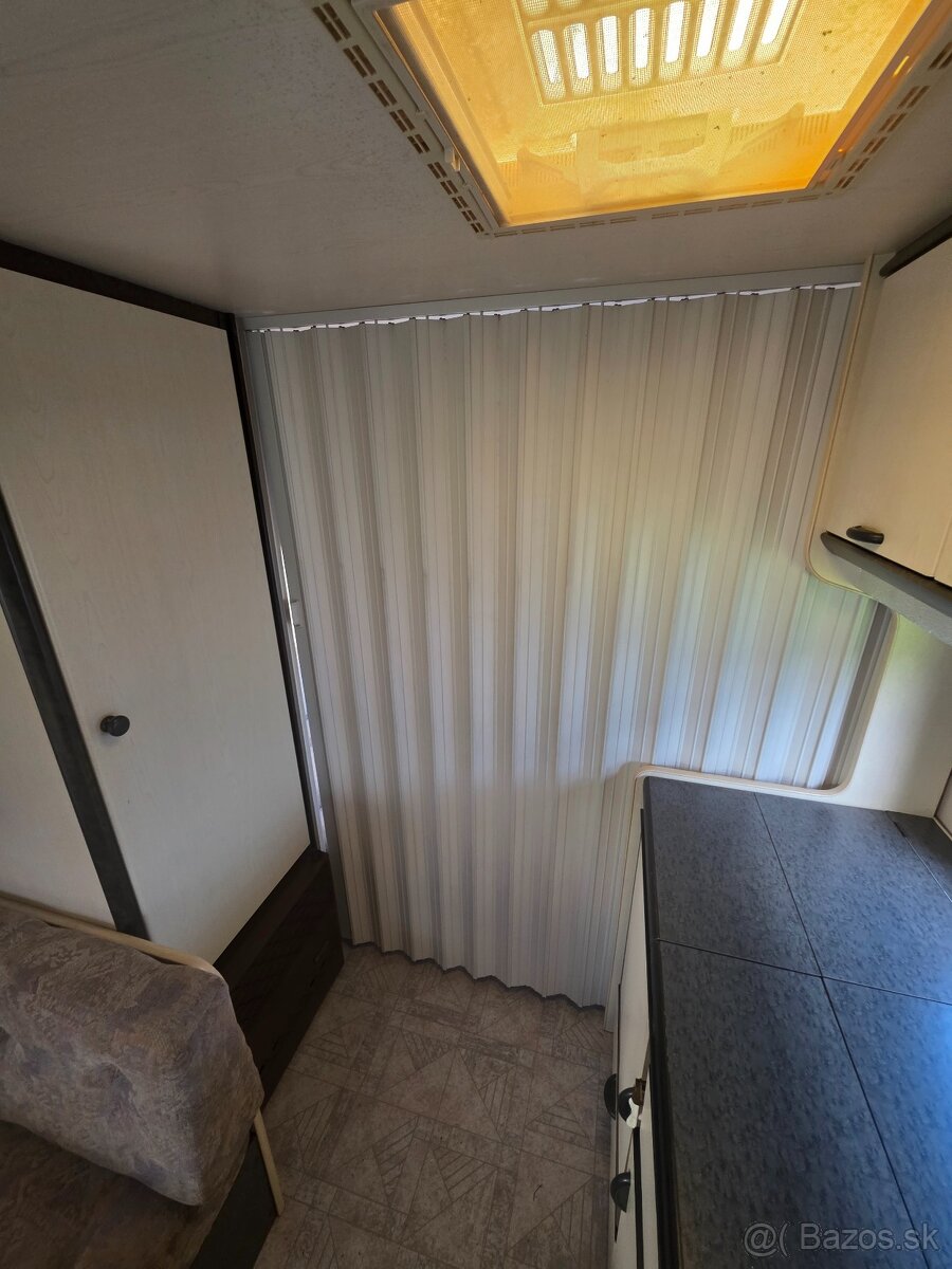 Obytny prives Hobby 420 - Classic, predstan - 9