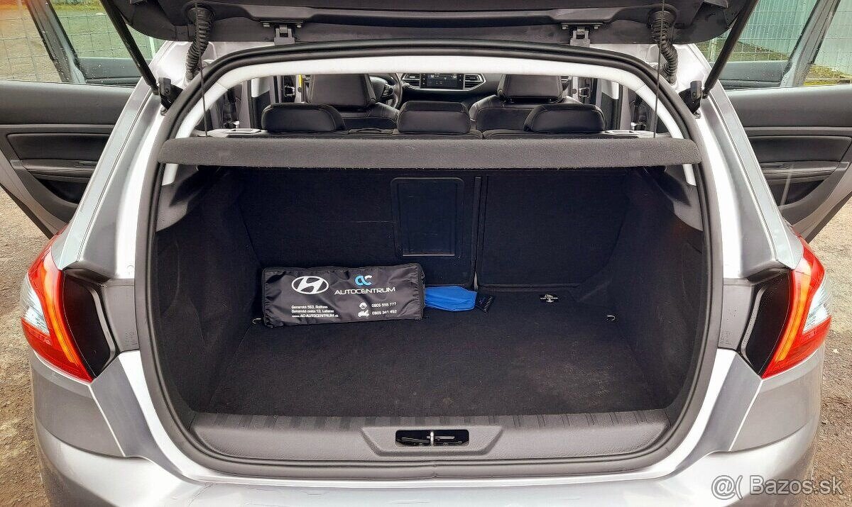 Peugeot 308, 138.000km, Plná výbava - 9