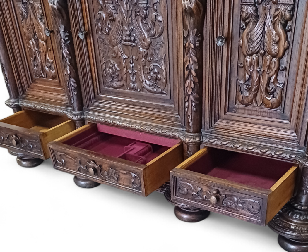 Starožitný nabytok - 9