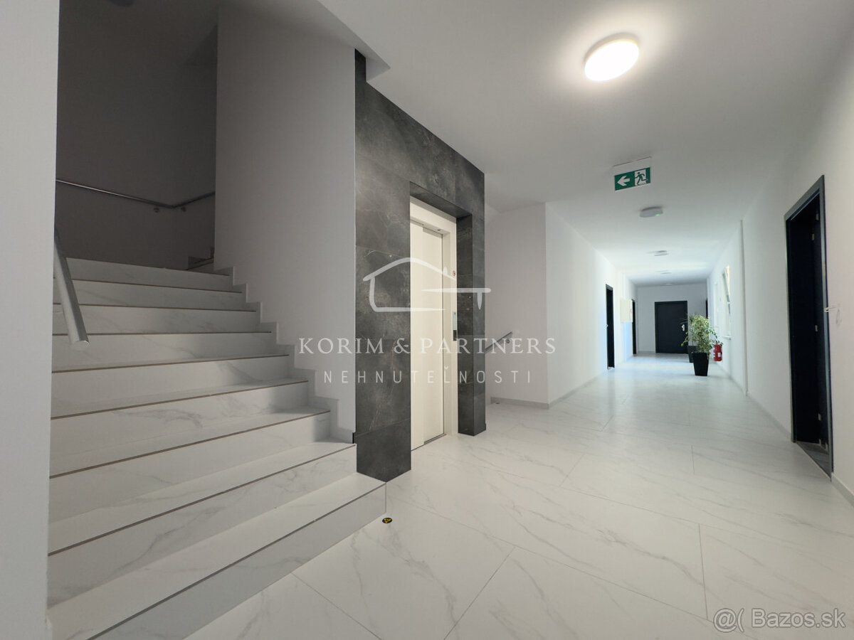 Veľký 1 izbový apartmán B307 v Danubia Residence v Komárne - 9