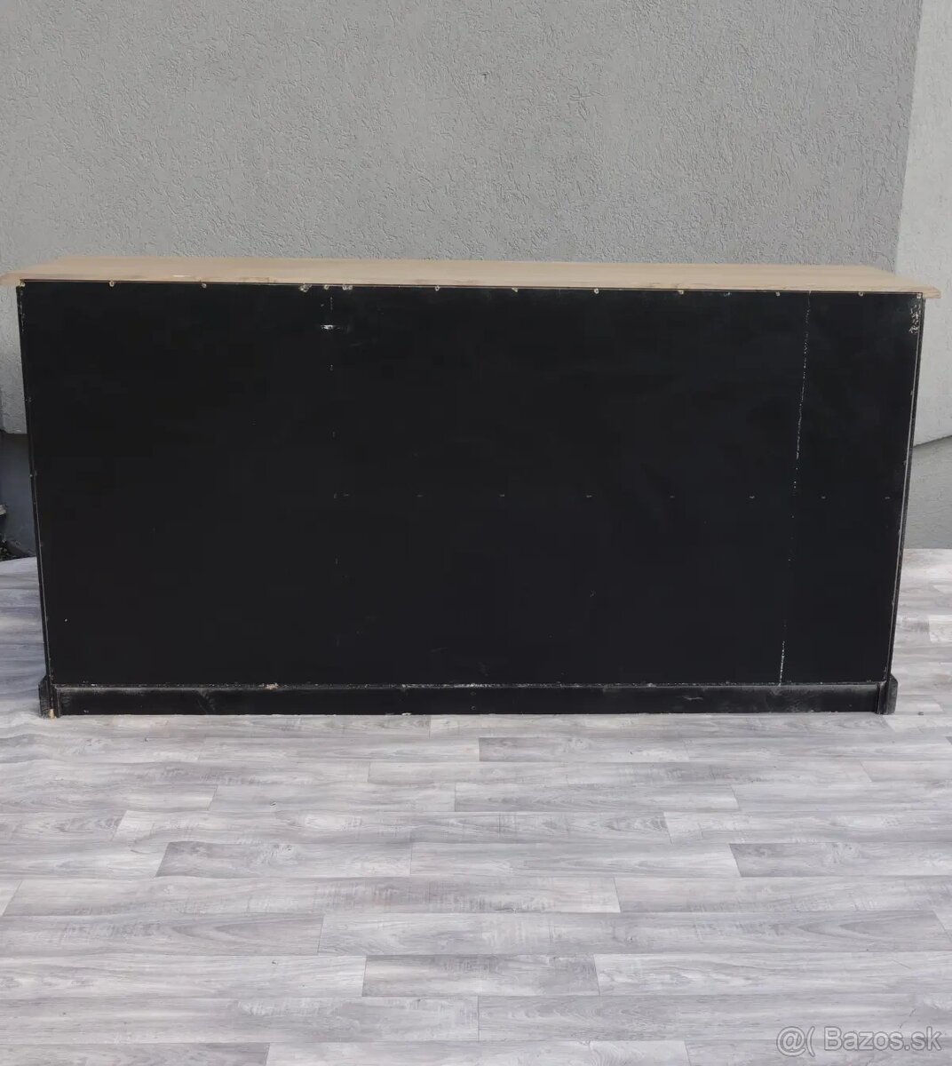 Komoda v dvojfarebnom prevedení . - 9