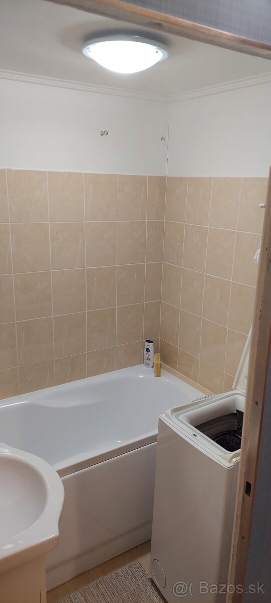 Prenájom 2-izbového bytu Čiernej nad Tisou, nezariadený. - 9