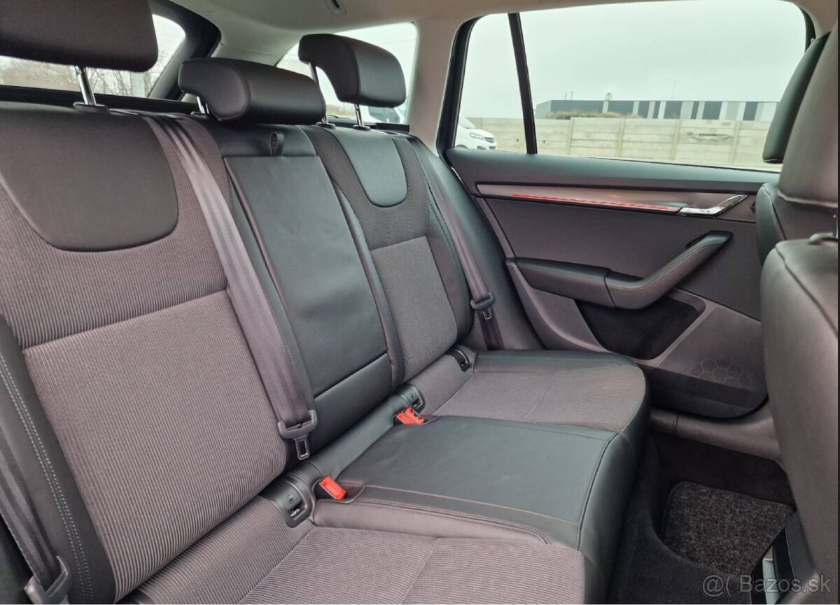 Škoda Octavia Combi 2.0 TDI Style DSG - 9