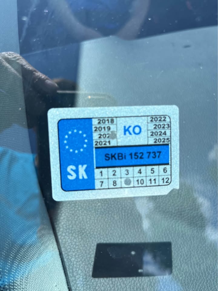 Predám VW Golf Variant 1.6 TDI, r. 2010 – manuál - 9