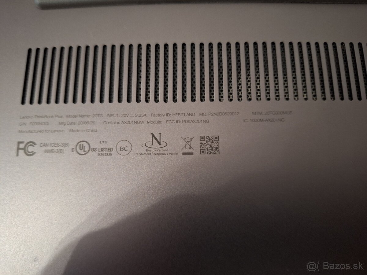 Ľahký notebook vo výbornom stave, Lenovo's Twin-Screen Thin - 9