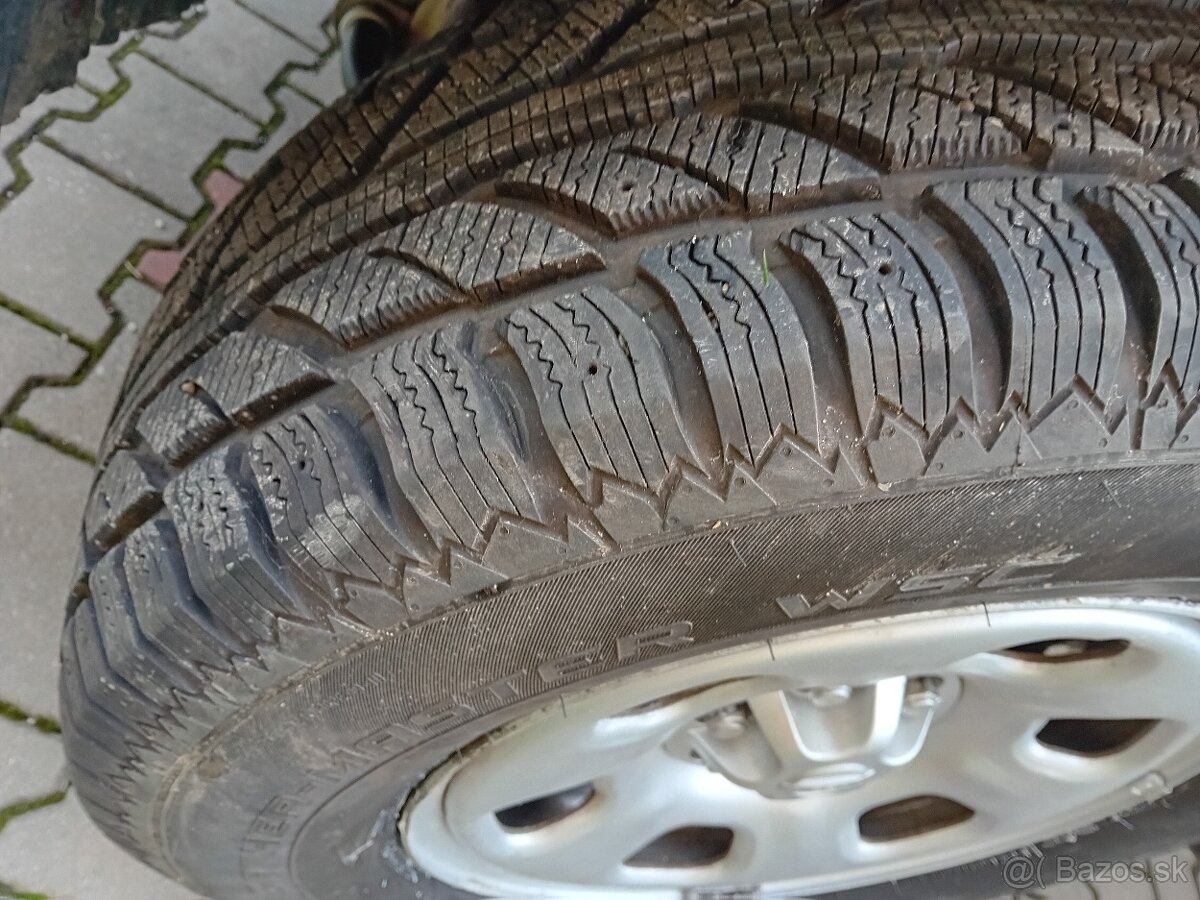 Nissan Navara 2,5 dci 4x4 nová STK a EK REZERVOVANÉ - 9