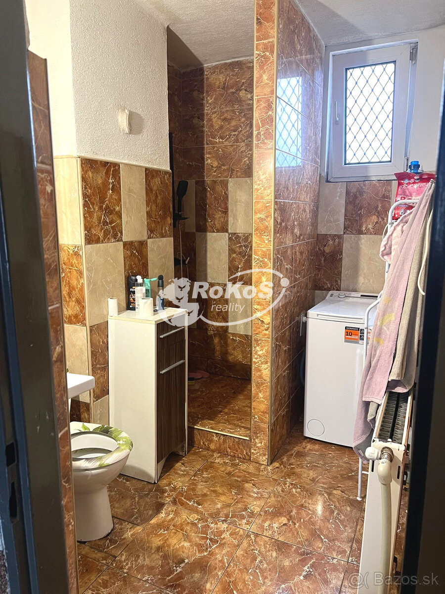 PREDAJ - Priestranný rodinný dom, Dobšiná - 9