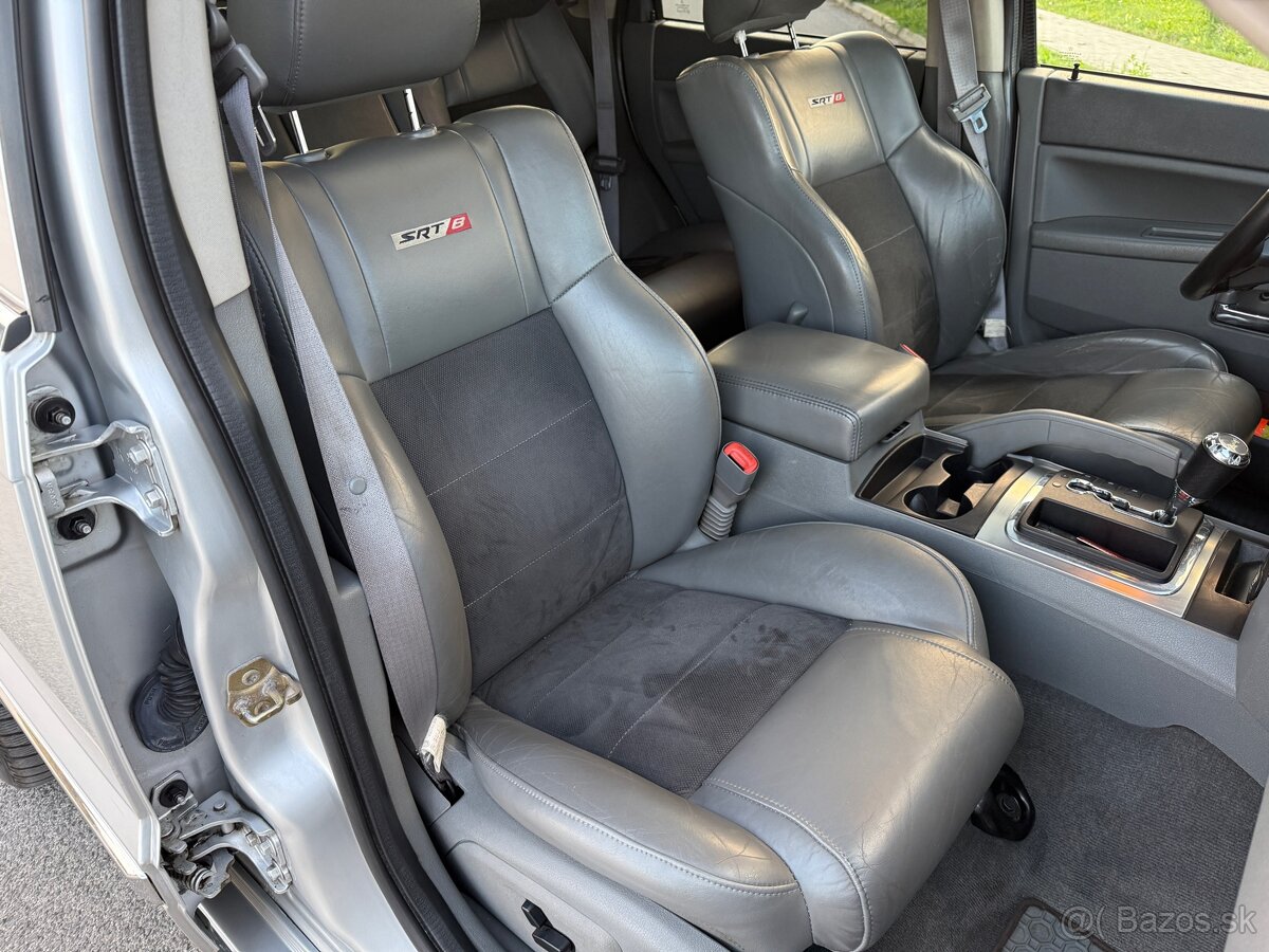 Jeep Grand Cherokee SRT-8 | 6.1 V8 HEMI - 9