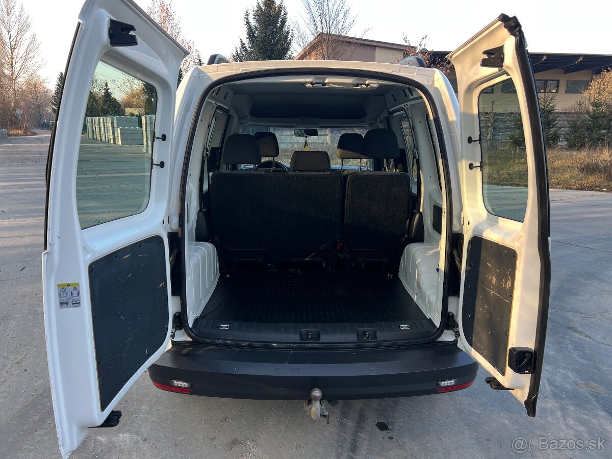 VW Caddy 2.0 TDI • Facelift • 2019 | 5 miest | 1.Majiteľ - 9