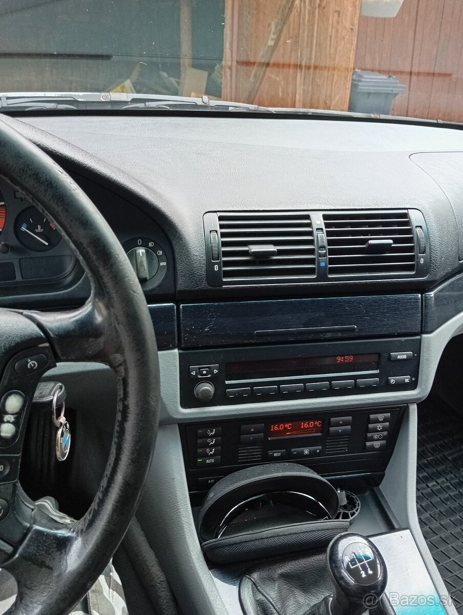 Predám BMW 528i - 9