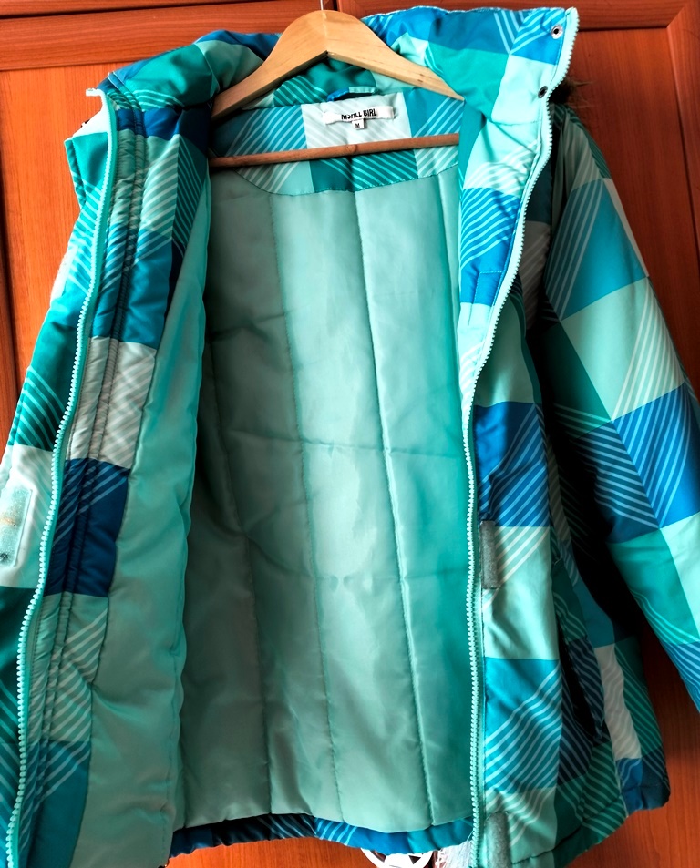 Tyrkysová vetrovka - 9