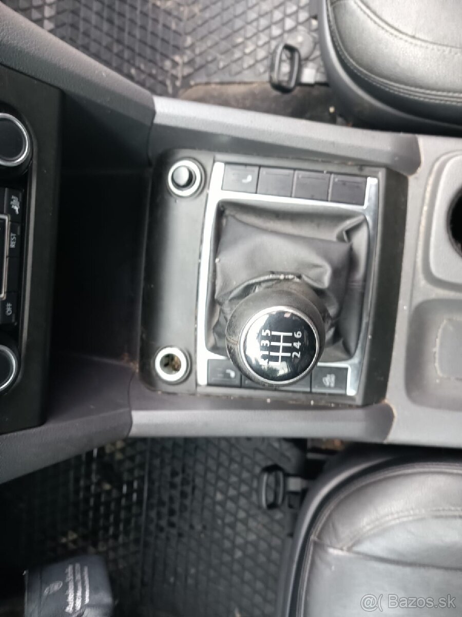 VW AMAROK - PREDAJ AJ NA SPLÁTKY - 9