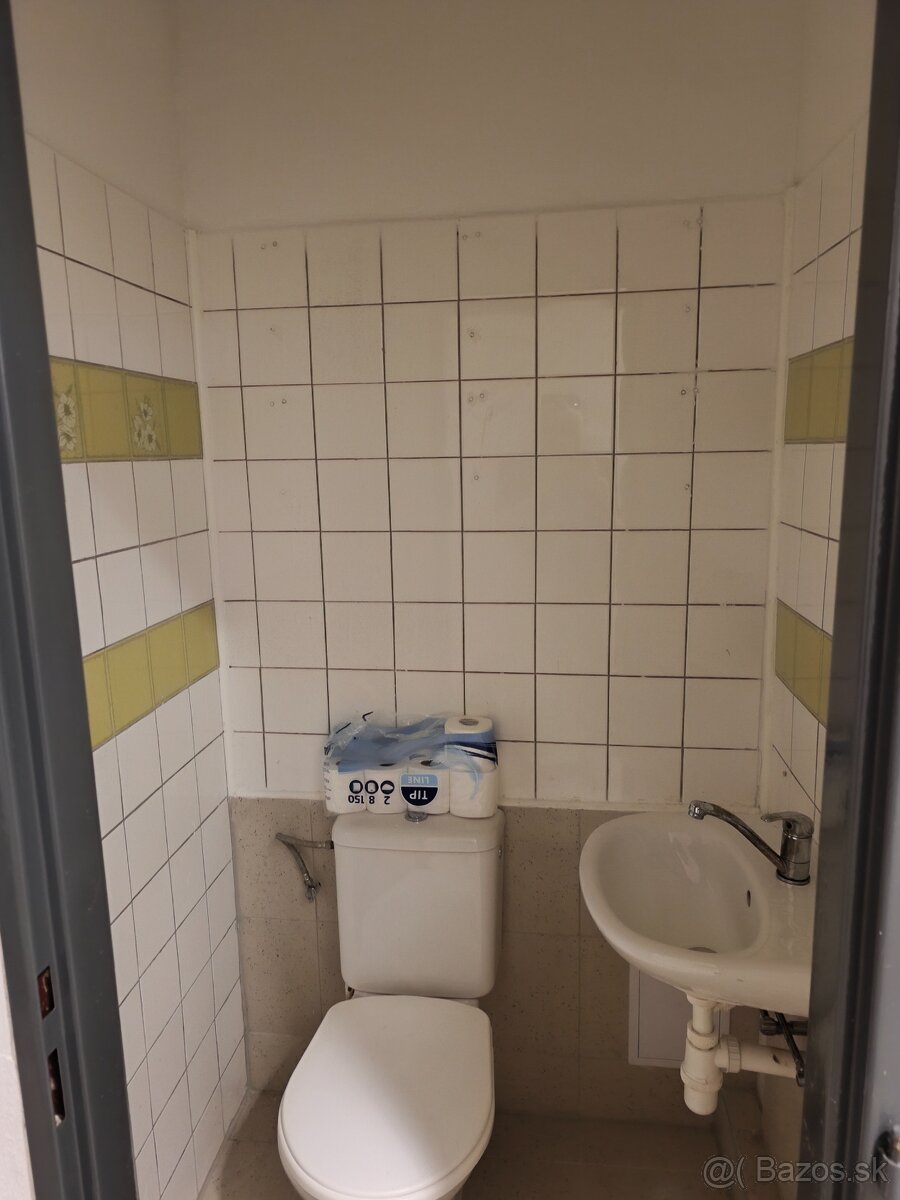 Prenájom obchodného priestoru v centre Trenčína - 9