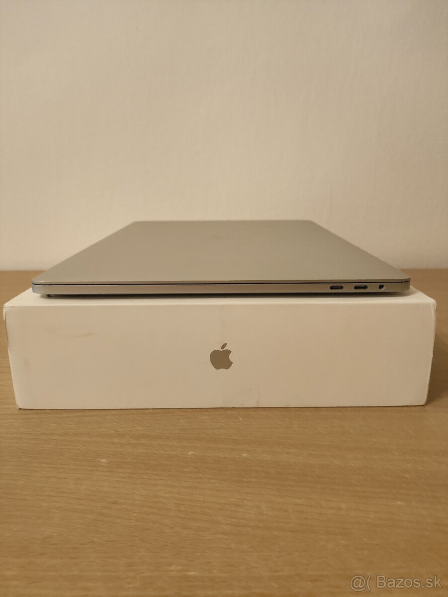 MacBook Pro 15 2016 | i7 • 16GB • 256GB SSD - 9