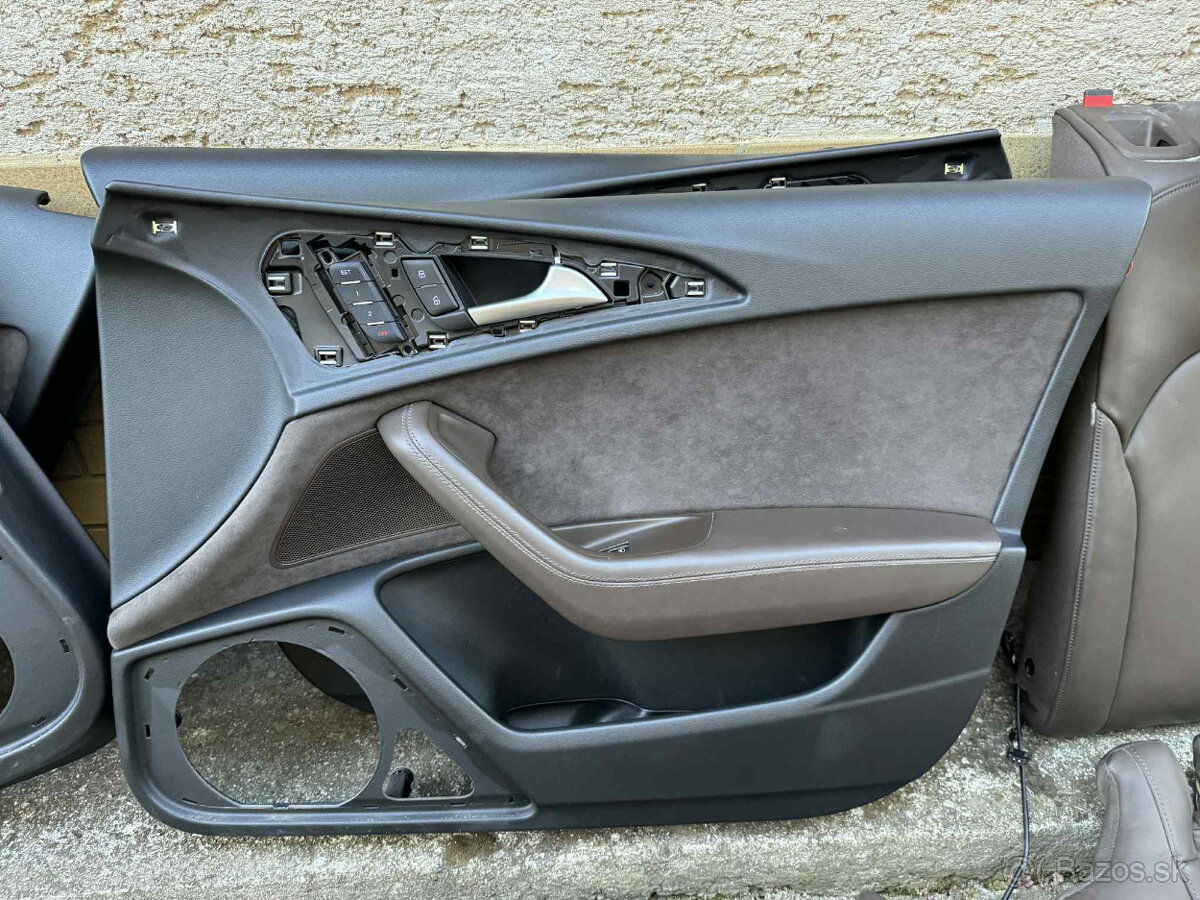 Sedadlá Comfort (hnedá koža) + tapacíre (hnedá Alcantara) Au - 9