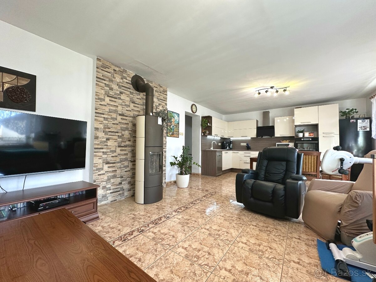 Viacgeneračný 6-izbový dom - 9